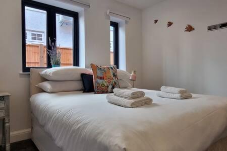 Beautiful Apartment Overlooking a Garden Londen Buitenkant foto