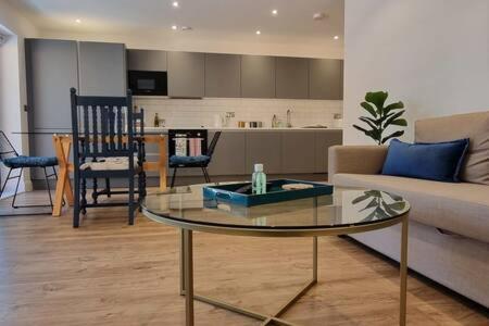 Beautiful Apartment Overlooking a Garden Londen Buitenkant foto